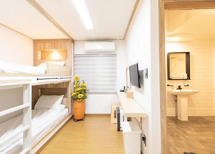 게스트하우스 Hongdae 4min Soju House 2*